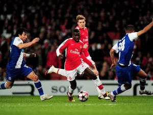 من الثراء إلى الإفلاس.. قصة خيانة دمرت حياة لاعب أرسنال السابق