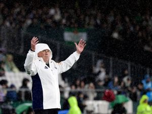 أنشيلوتي مدرب ريال مدريد محبط ويخشى تكرار سيناريو بيتيس أمام أتلتيكو