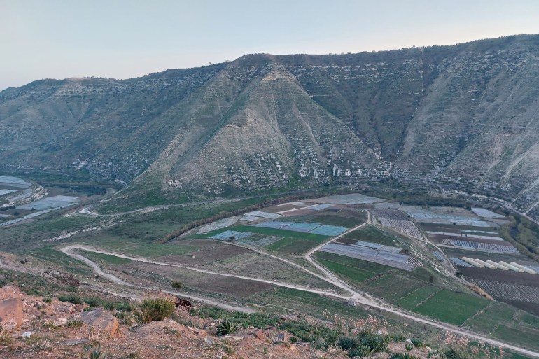 وادي اليرموك الفاصل بين بلدة كويا بريف درعا الغربي والجولان السوري المحتل