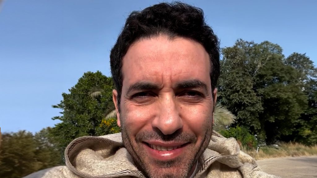 تهنئة رمضانية من أبو تريكة إلى أهل غزة “أفضل بشر على كوكب الأرض”