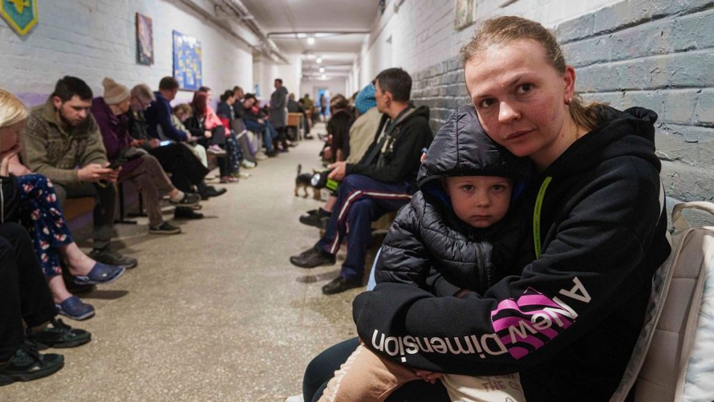 فيديو. مقتل 9 أشخاص وإصابة 63 آخرين في غارات روسية ليلية على كييف