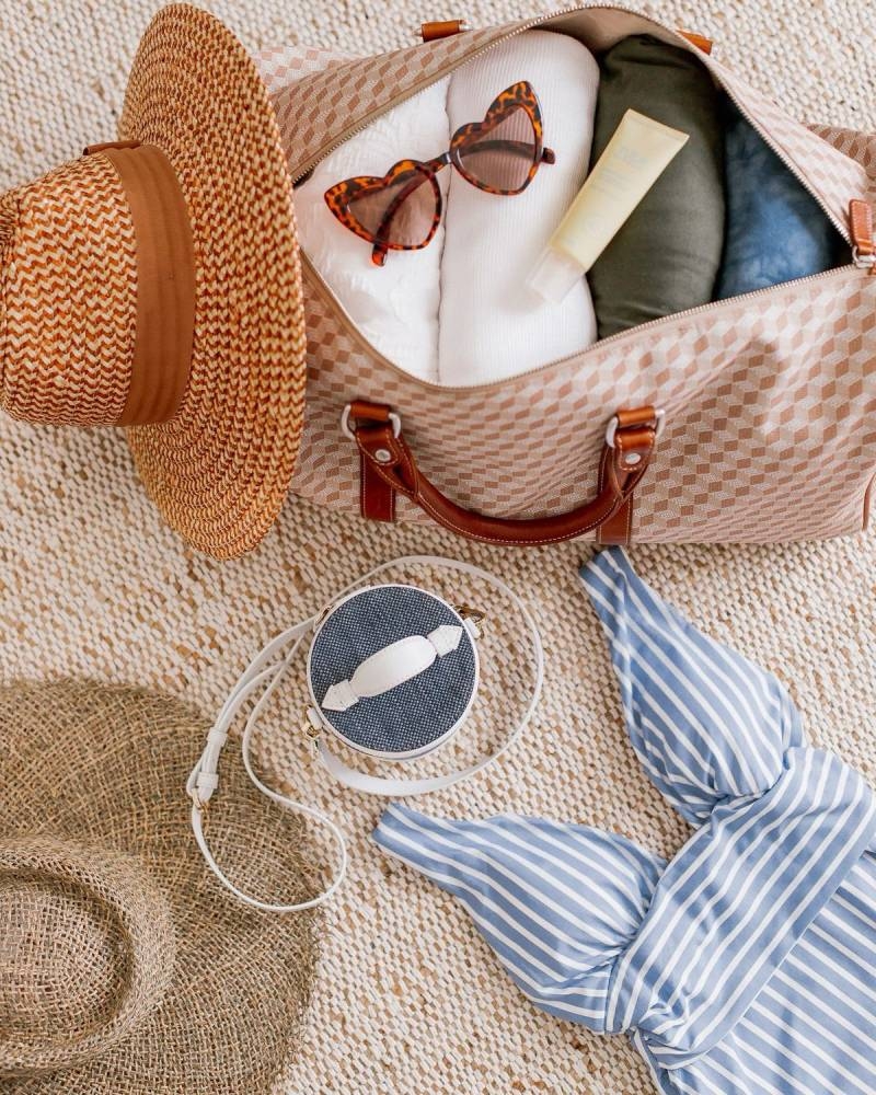 مستلزمات الشاطئ لرحلة ممتعة خالية من التوتر