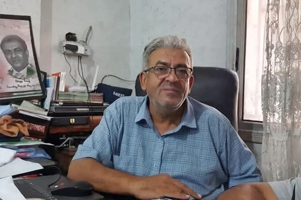 قوات الاحتلال تعتقل الصحفي الفلسطيني علي السمودي