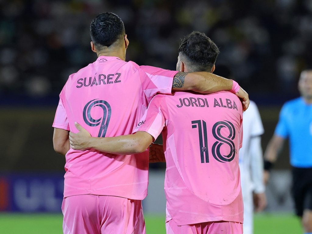 العضّ عند سواريز وصل إلى زميله جوردي ألبا