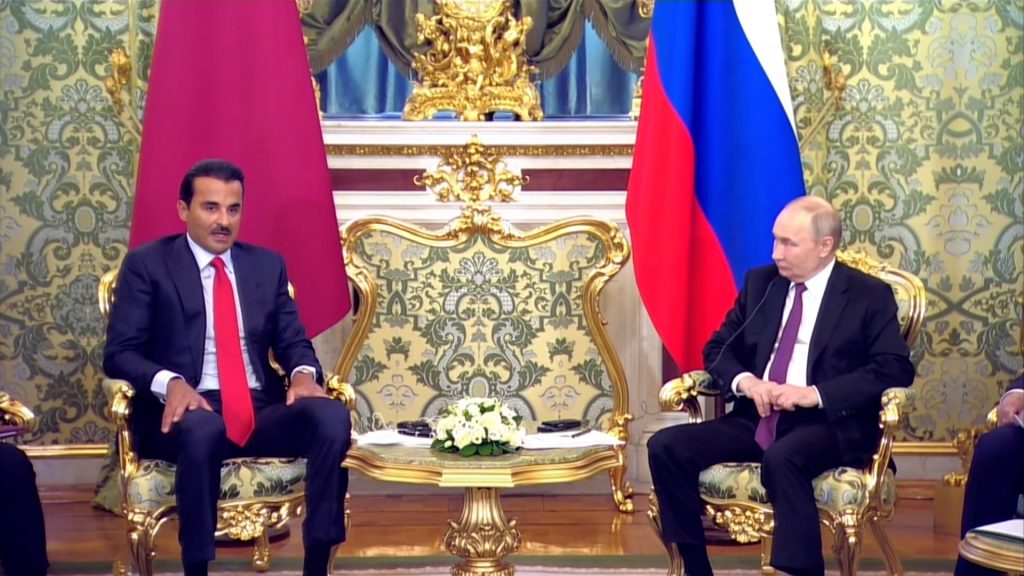 أمير قطر يبحث مع الرئيس الروسي قضايا غزة وسوريا والتعاون التجاري