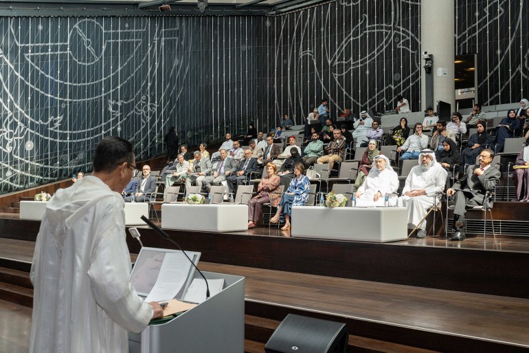 نظّمت مكتبة قطر الوطنية ندوة خبراء تحت عنوان "الوِراقة المغربية وصناعة المخطوط: مقاربات في المواد والتقاليد والوظائف"، جمعت نخبة من الباحثين والخبراء في مجال المخطوطات العربية، وذلك ضمن فعاليات العام الثقافي قطر المغرب وبالتزامن مع يوم المخطوط العربي 2025