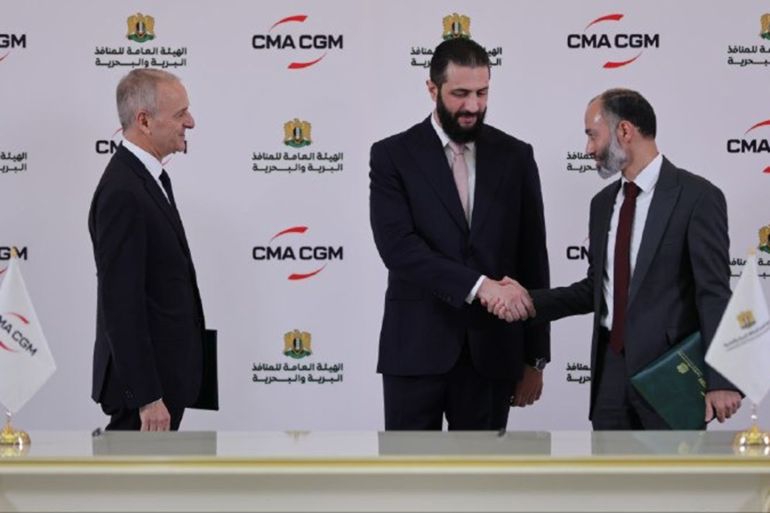بحضور رئيس الجمهورية السيد أحمد الشرع توقيع اتفاقية بين الهيئة العامة للمنافذ البرية والبحرية مع الشركة الفرنسية CMA CGM في قصر الشعب بدمشق.