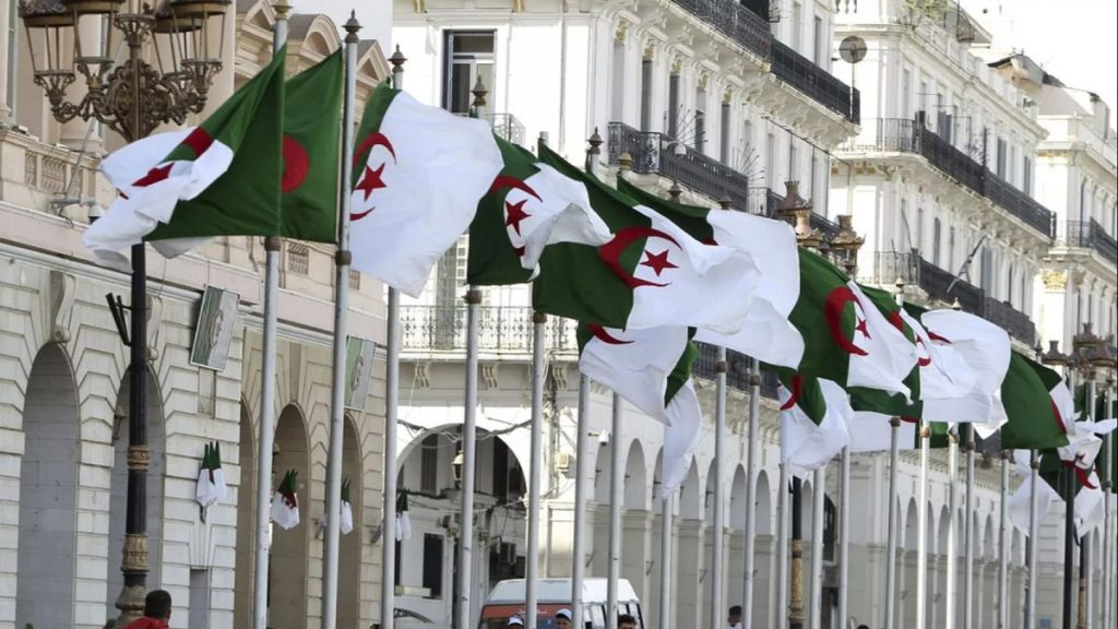 “8 ماي 1945”: فيما يحتفي العالم بـ “عيد النصر”.. الجزائر تستحضر جراح الثامن من أيار
