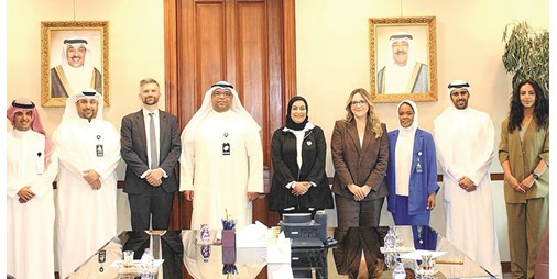 «الديوان» بحث التعاون التدريبي مع مؤسسة «دودز» البريطانية