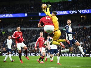 مانشستر يونايتد وتوتنهام.. النهائي الأسوأ في تاريخ الكرة الأوروبية