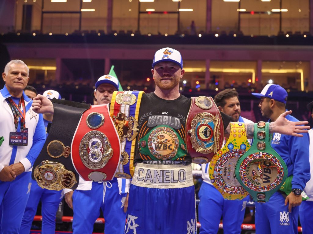 هل يصبح المكسيكي ألفاريز أول ملاكم تصل ثروته إلى مليار دولار؟