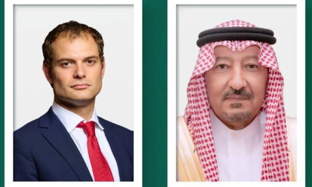 الخريجي يتلقى اتصالًا هاتفيًا من وزير الدولة البريطاني لشؤون الشرق الأوسط وشمال أفريقيا