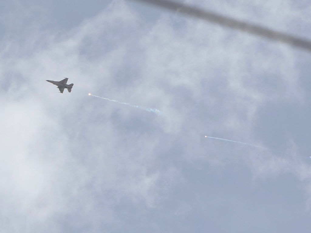 إسرائيل تقصف محيط القصر الرئاسي بدمشق وتوجه رسالة تهديد