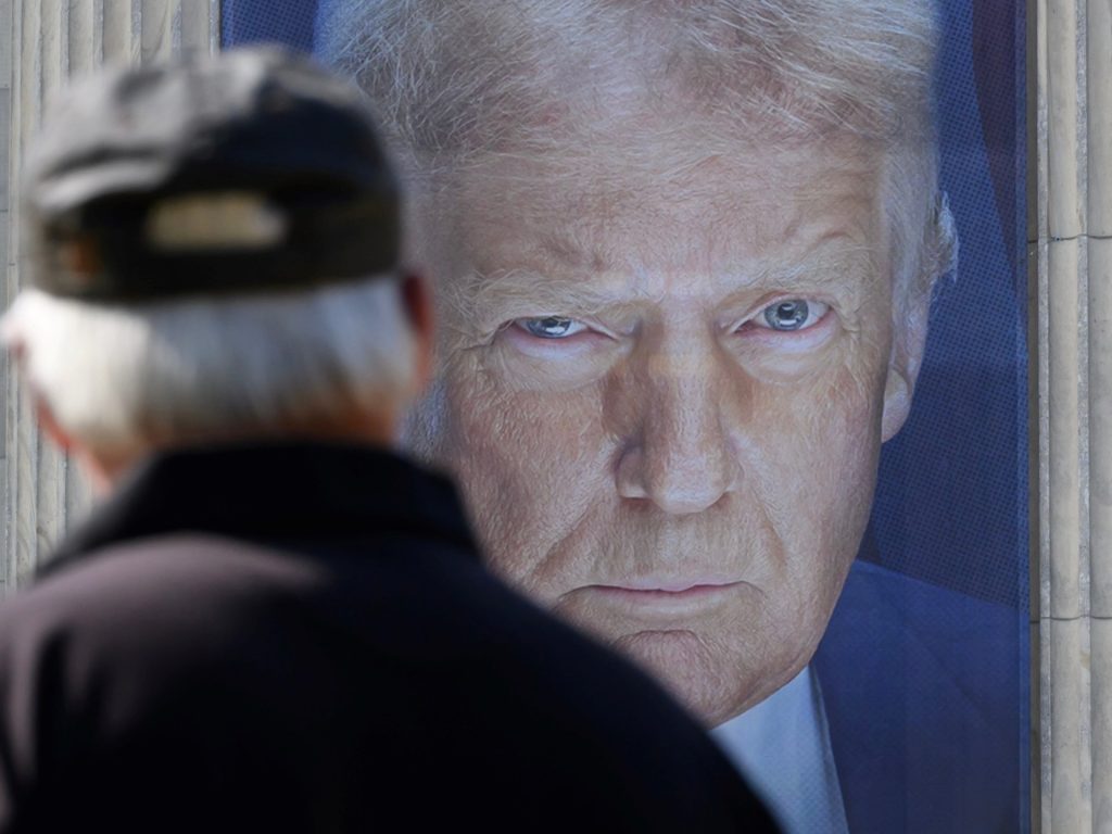 إعلام أميركي: شعبية ترامب تتراجع وتحالفه يتفكك