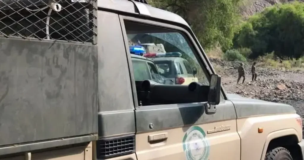 دوريات الإدارة العامة للمجاهدين بجدة تقبض على مقيم لترويجه مواد مخدرة