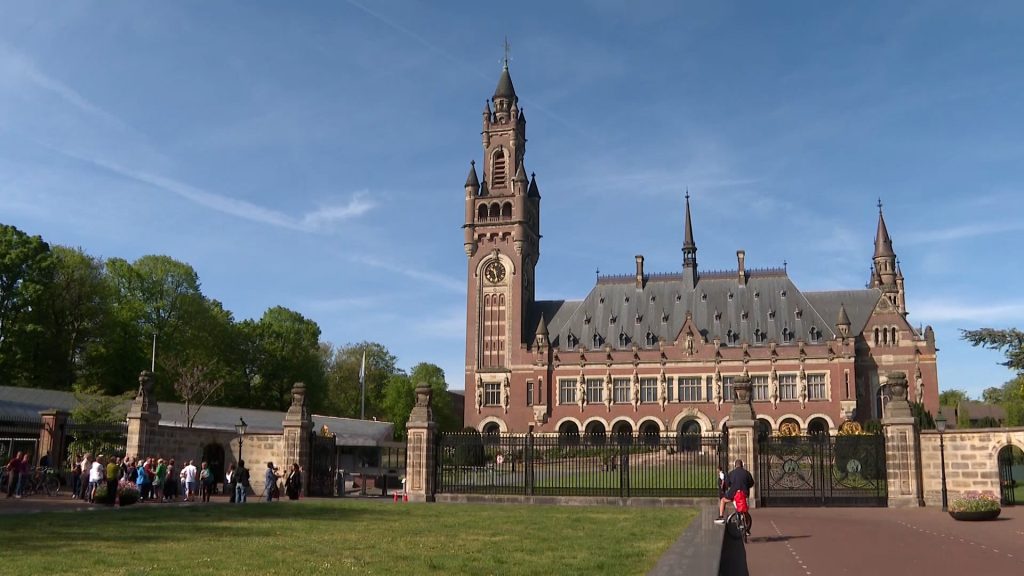 التزامات إسرائيل بشأن عمل المنظمات الدولية والإغاثية في الأراضي الفلسطينية