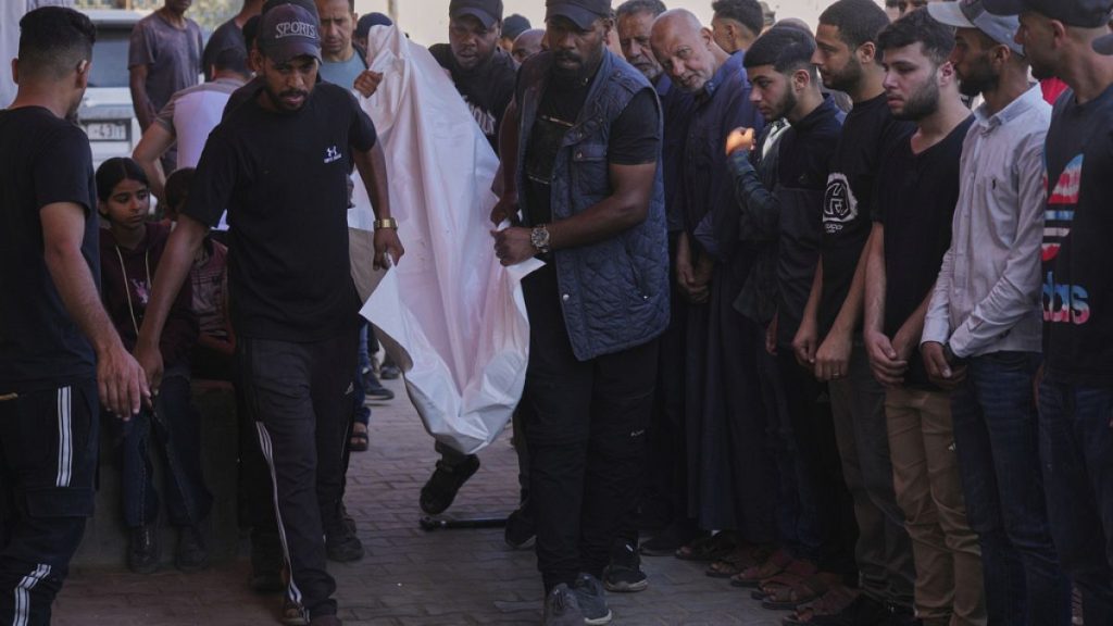 غزة: قتلى وجرحى في قصف على مدرسة وسموتريتش يهدد: إما وقف المساعدات أومغادرة الحكومة