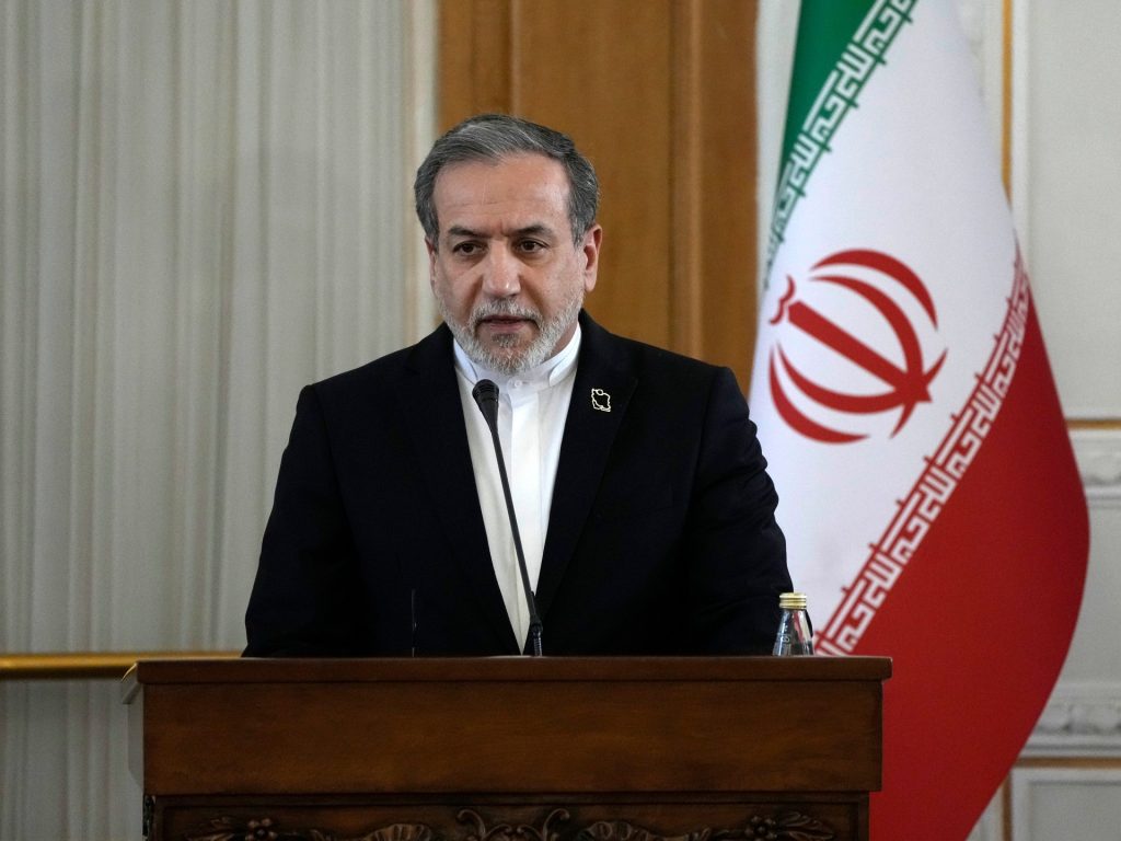 عراقجي: لا نقبل حاليا زيارة غروسي لطهران