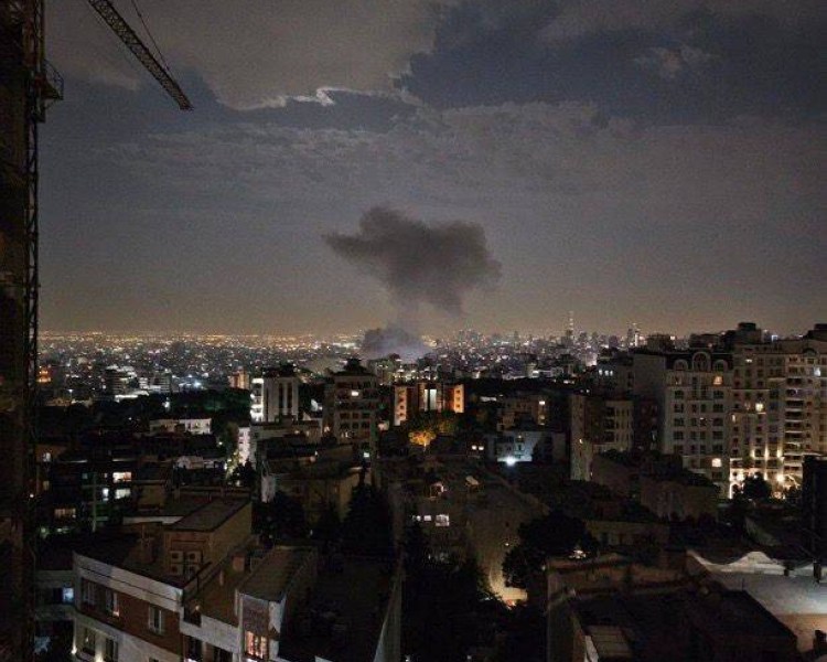 إسرائيل تشن هجوماً على إيران.. ووزير الدفاع يعلن حالة الطوارئ