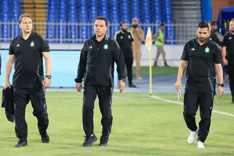 حسام البدري(وسط) يقود طاقم تدريب الأهلي طرابلس الليبي ـ مواقع التواصل