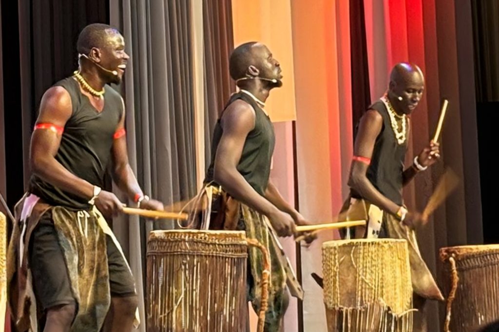 هكذا “سرقت” الحرب طبل الغناء الجماعي في السودان