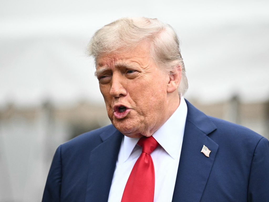 بلومبيرغ تحذر من دوامة مالية قد تعصف بالاقتصاد الأميركي بسبب ترامب