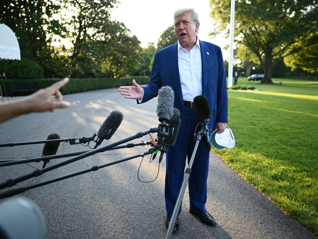 ترامب: لست راضيا عن إسرائيل ولا إيران