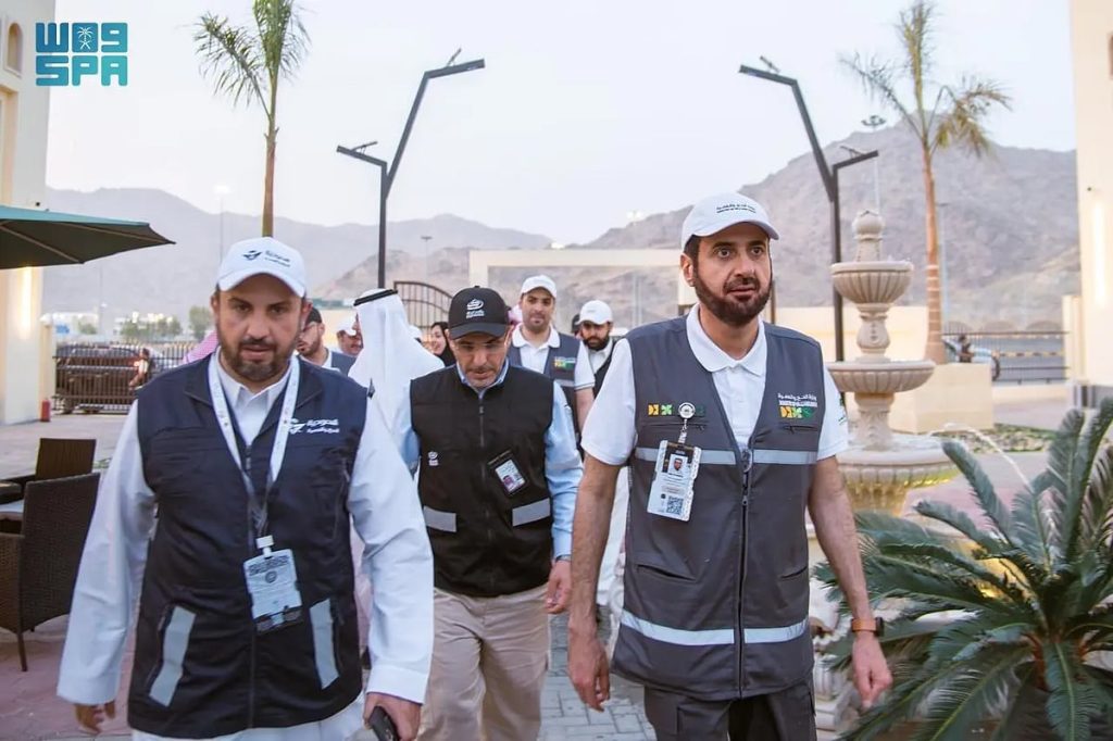 وزير الحج والعمرة يتفقد المشاعر المقدسة ويطّلع على جاهزية مشعر عرفات