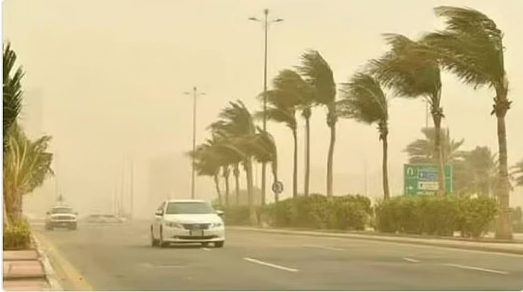 طقس الإثنين.. رياح سطحية مثيرة للأتربة والغبار على عدة مناطق