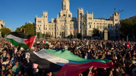 إسبانيا تحقق مع شركة صلب بسبب صفقات أسلحة لإسرائيل