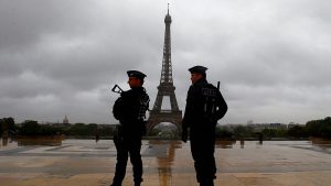 بعد يوم على تعديل فرنسا قانون الاغتصاب.. توقيف شرطيين بتهمة اغتصاب امرأة داخل محكمة شمال باريس