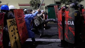 فيديو. مظاهرات لعمال النقل في بيرو احتجاجا على مقتل سائق حافلة عمومية وتردّي الأوضاع الأمنية