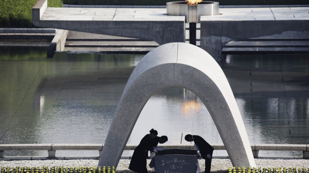 رئيس بلدية ناغاساكي وضحايا القنبلة يحذّرون: قرار ترامب النووي يهدد جهود نزع السلاح