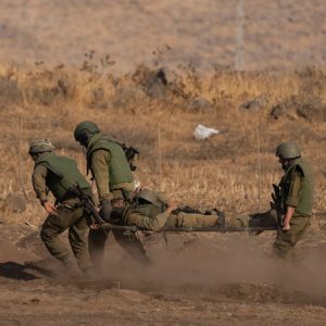 إصابة 12 جندياً إسرائيلياً على حدود غزة