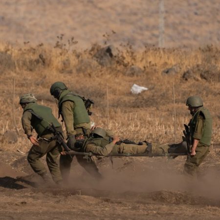 إصابة 12 جندياً إسرائيلياً على حدود غزة
