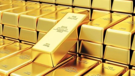 مصر: تراجع أسعار الذهب 200 جنيه وسط اختفاء السبائك من الأسواق