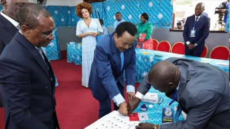 زعيم المعارضة في الكاميرون يرفض نتائج الانتخابات ويهدّد بالمقاومة