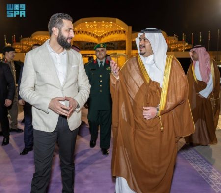 الرئيس الشرع يغادر الرياض