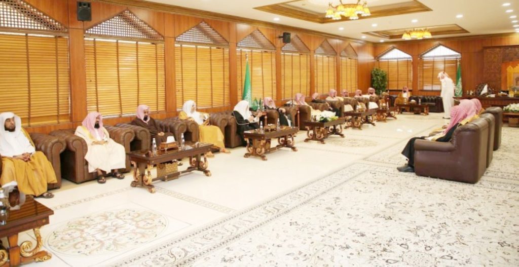 التقى أعضاء الهيئة.. مفتي المملكة: «كبار العلماء» مستمرة في نهجها حسب اختصاصها