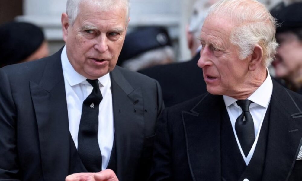 الملك تشارلز يجرد شقيقه من الألقاب بسبب فضيحة إبستين