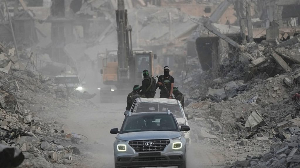 مباشر – ترامب يتحدث بإيجابية عن “إتفاق غزة” وسط تصاعد التطورات الميدانية