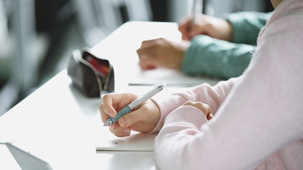 فضيحة مدوّية تهزّ الجامعة اللبنانية: شهادات مزوّرة ابتداءً من 5000 دولار