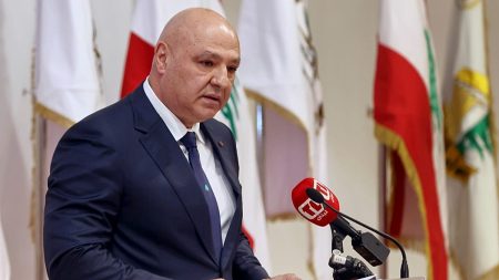 “إعادة الأسرى أولوية”.. الرئيس اللبناني: إسرائيل تعرقل مهام الجيش والتفاوض أساس الاستقرار