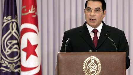 تونس وانقلاب 7 نوفمبر 1987: حين أطاح “المنقذ” بحكم “المجاهد الأكبر” ليبدأ عهدًا جديدًا من الاستبداد