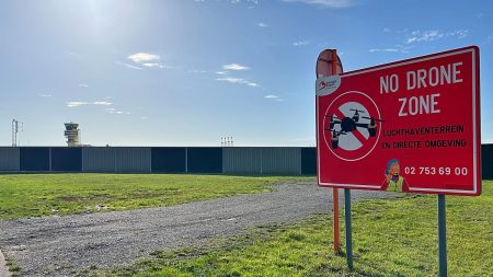 بعد رصد مسيّرات مشبوهة فوق سماء بلجيكا.. بريطانيا تستعد لإرسال فريق خاص لدعم بروكسل