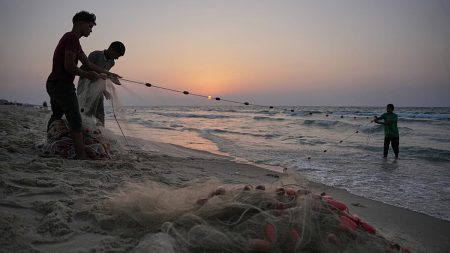 مباشر – تجدد القصف الإسرائيلي على القطاع وسط ترقّب لتنفيذ المرحلة المقبلة من ملف الرهائن