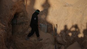 مصير مقاتلي حماس في أنفاق رفح.. هل تفتح إعادة رفات هدار غولدن الباب أمام حلّ الملف؟