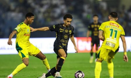 ريمونتادا مثيرة تحفظ هيبة العميد بـ 10 لاعبين فقط