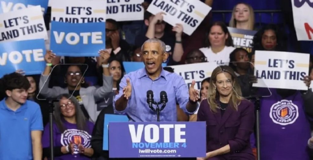 أوباما يهاجم ترمب مجدداً: الديمقراطية الأمريكية في خطر