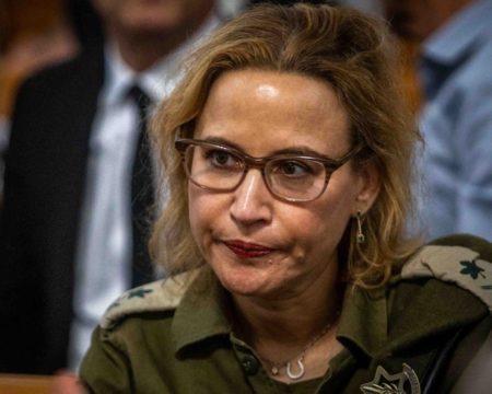فيديو مُسرب يهز إسرائيل ويُكلف المستشارة العسكرية حريتها